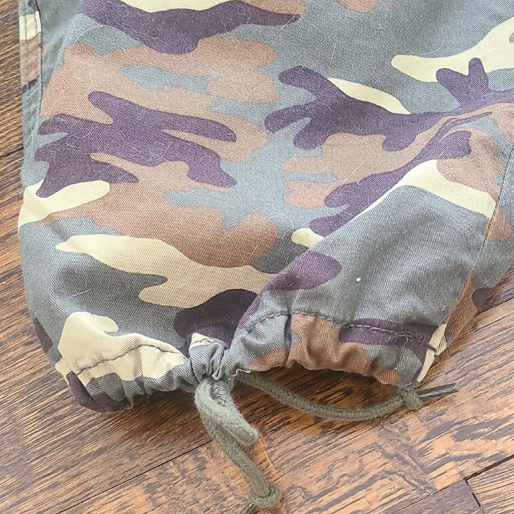 Levi's High Rise Camo Women Jeans - Picture 2 of 9